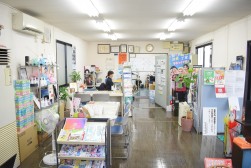 キレイで明るい事務所