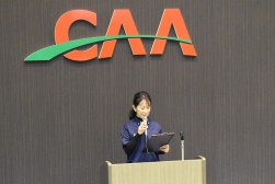 あいさつを行う入野綾子さん