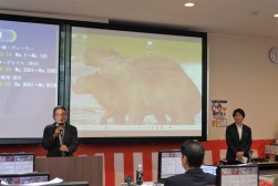ＪＵコーポ―レーションの鈴木幸昭副会長が祝辞を述べた