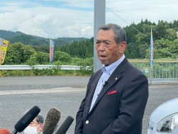新園会長・理事長が地元テレビ局などの取材を受けた