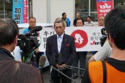 新園会長・理事長が地元テレビ局などの取材を受けた