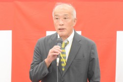 あいさつを述べるJU中部・奥村会長