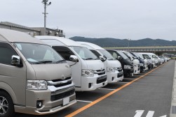 県内外から上質車が集まる