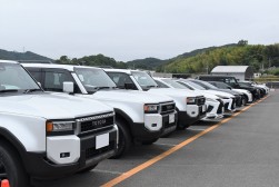県内外から上質車が集まる