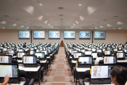 早朝より多くの会員が訪れた