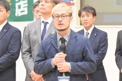 来賓あいさつを行うJU関連協・吉澤青年部代表幹事