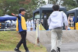 交通整理を実施