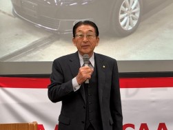 小原理事長があいさつ