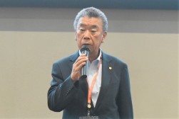 来賓を代表してあいさつを行うＪＵ中部・萩原流通委員長