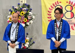 左から新井会場長、川村四輪オークション統括マネージャー