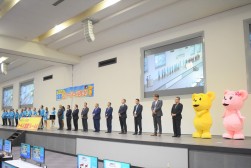 県外から多くの来賓が訪れた