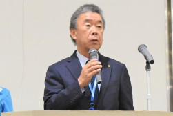 来賓を代表してあいさつを行うJU中部・萩原流通委員長