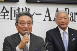 ＪＵコーポレーションの鈴木副会長が祝辞を述べた