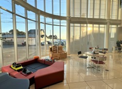 解放感のある居心地の良い店内