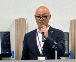 紺野会場長があいさつ