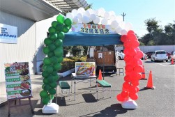 キッチンカーが来場