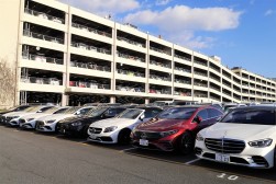 良質なメルセデス・ベンツ車も多く並ぶ