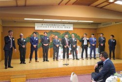 前夜祭懇親会では、ＪＵ中四国青年部会の森本太一郎顧問が各県ＪＵ青年部会長を紹介した