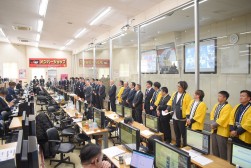 盛大なセレモニーを実施