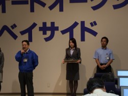 （左側）荒井会長（右側）尾籠会場長