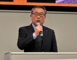 藤田社長が会場移転を発表