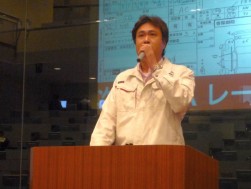 謝意を述べる高本理新会場長