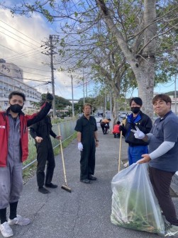 店舗周辺で清掃活動を一斉実施