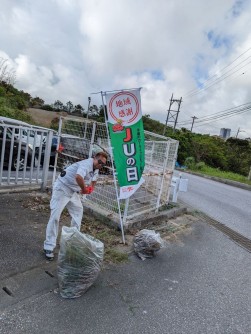 事務局も清掃活動を展開