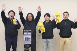 和やかな雰囲気の動画撮影