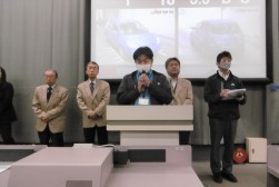 あいさつを述べるＪＵ静岡事務局・槫林氏