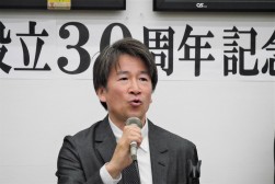 ＪＵコーポレーションの原口取締役専務執行役員が祝辞を述べた