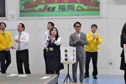 早朝抽選会では佐賀、長崎の特産品をプレゼント