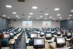 多くの会員が来場した