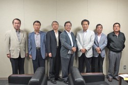 中部国際空港出発前の結団式