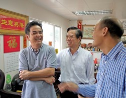 中古トラックを販売するＰａｋＳｈｉｎｇＡｕｔｏ社のＣｈｉｕＷｉｎｇＫｗｏｎｇ社長