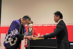 優良会員表彰式を実施した