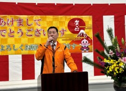 流通委委員長の沓澤副理事長が乾杯のあいさつ