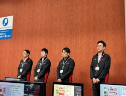 各室長がセレモニーに登壇