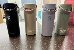 来場賞にZIPオリジナルタンブラーを進呈