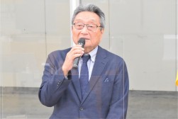 来賓を代表してあいさつを述べるＪＵコーポレーション・鈴木副会長