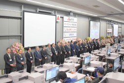 県外から多くの来賓が訪れた