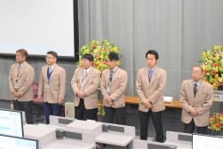 登壇するJU静岡執行部