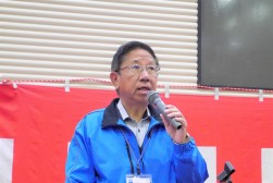 小東会場長が会員への感謝の言葉を述べた