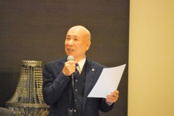 稗田金融委員長が会議後の総括を行った