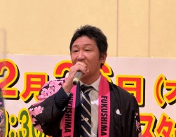 あいさつに立つ小野部会長