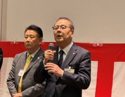 伊藤理事長があいさつ