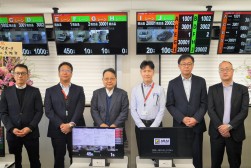 セリ開始前には関西会場でセレモニーを行った