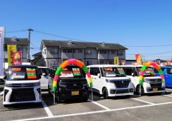 小売りフェアの現場でも軽ハイトワゴンが人気（写真はＪＵ熊本感謝祭）