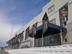 会場玄関前もＭＡＡ九州ジョイント一色