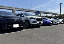 「MB正規ディーラーコーナー」に良質車が並ぶ